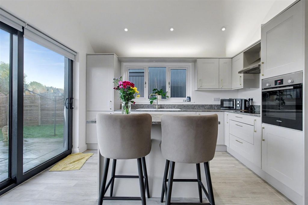 Property photo 2 of 21 Kitchen