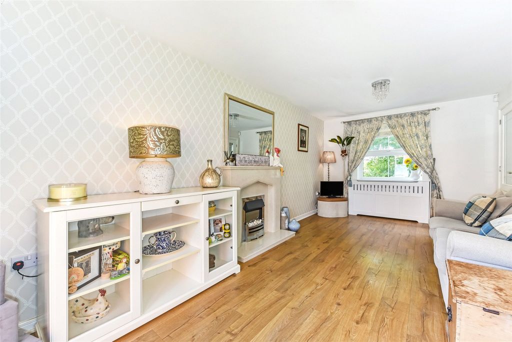 Property photo 2 of 11 Sitting Room