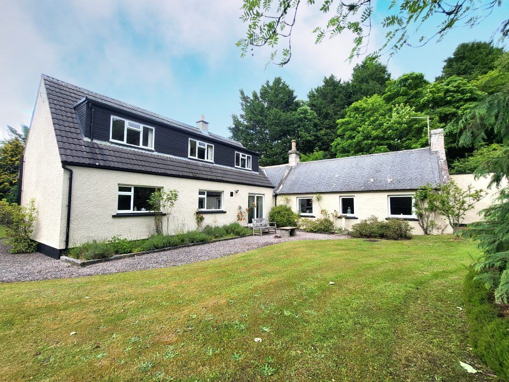 Property photo 1 of 32