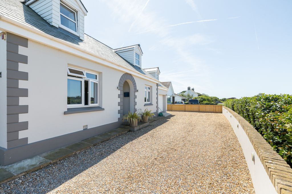 Property photo 3 of 20