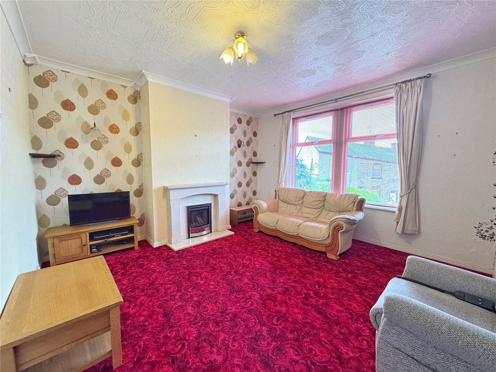 Property photo 2 of 22 Picture No. 16