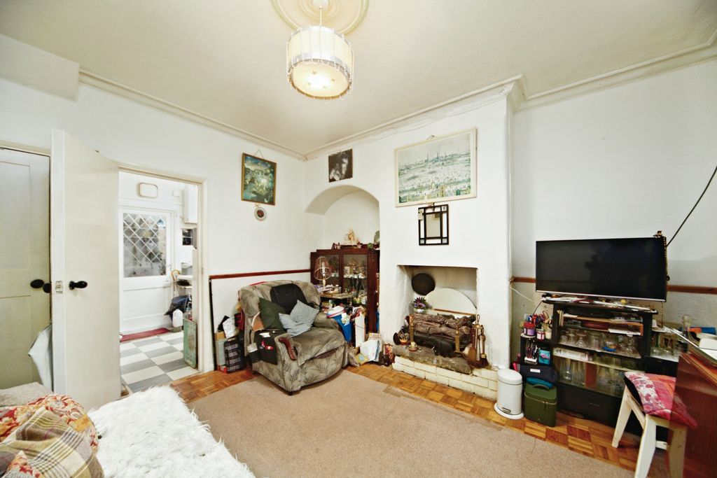 Property photo 3 of 15