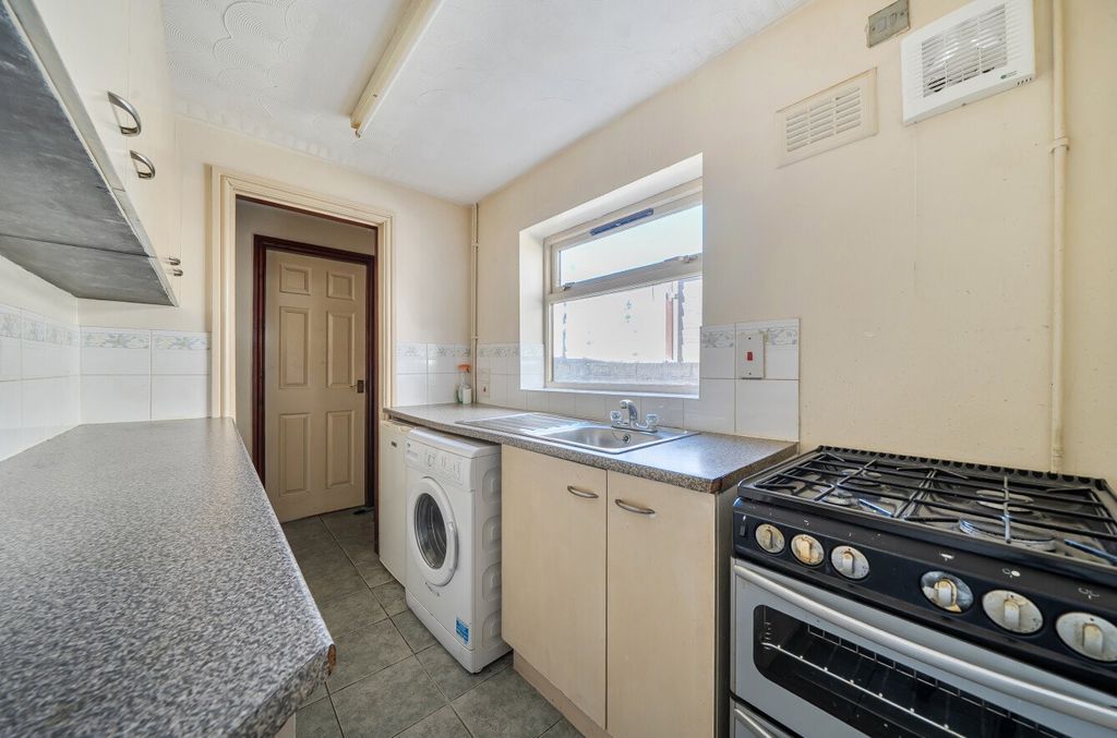 Property photo 3 of 14 Picture No. 23