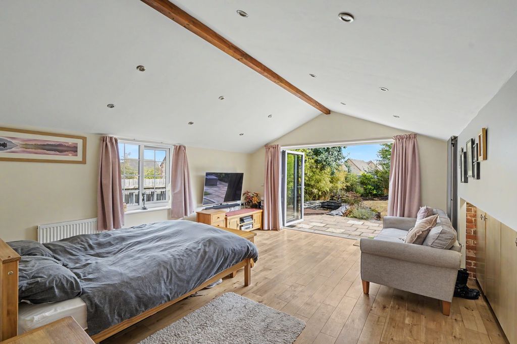 Property photo 2 of 18