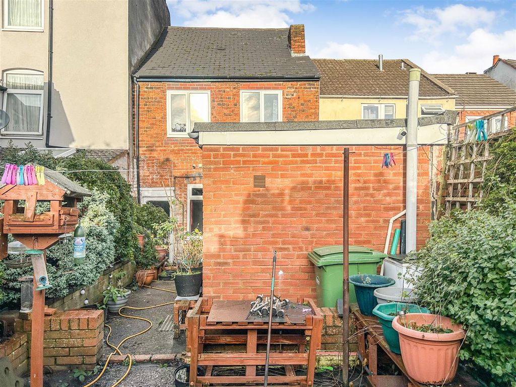 Property photo 3 of 12