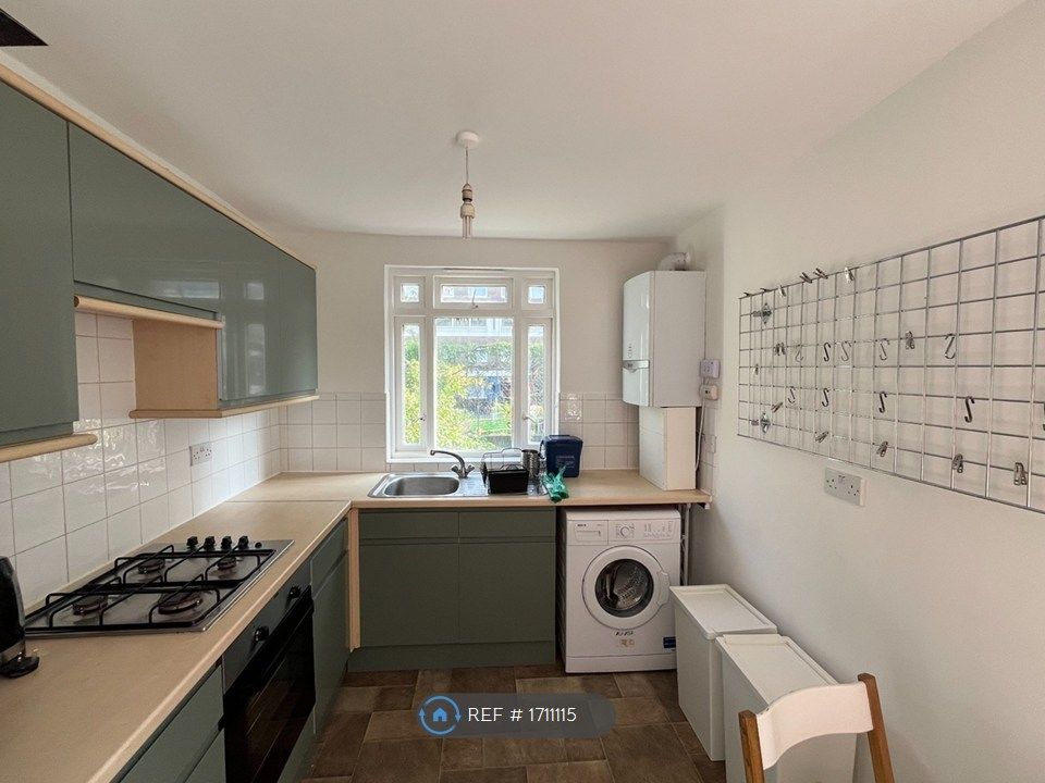 Property photo 1 of 10 Kitchen