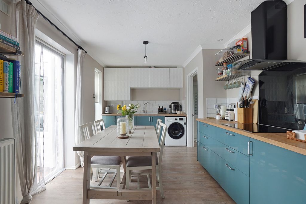 Property photo 3 of 13 4412867