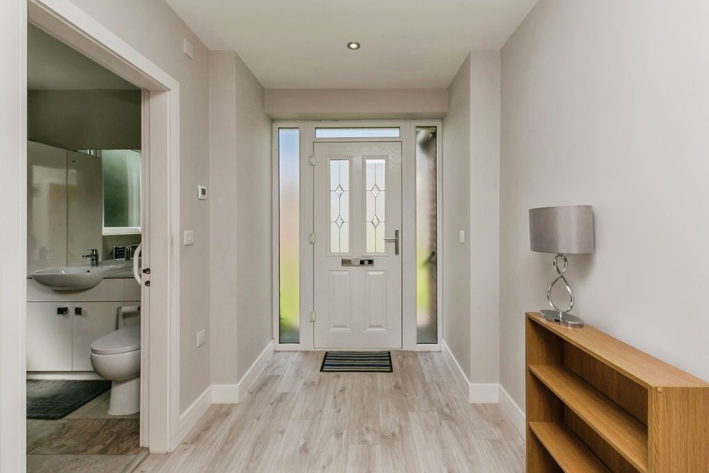 Property photo 2 of 19 Pbox-Img.Jpg