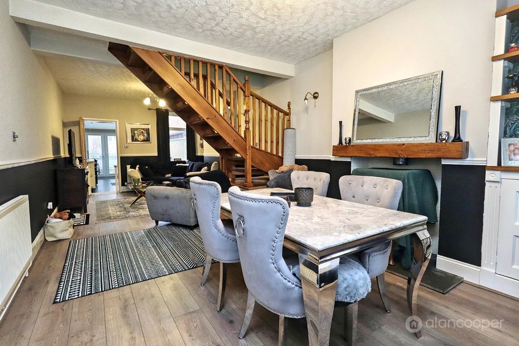 Property photo 2 of 21 4853163