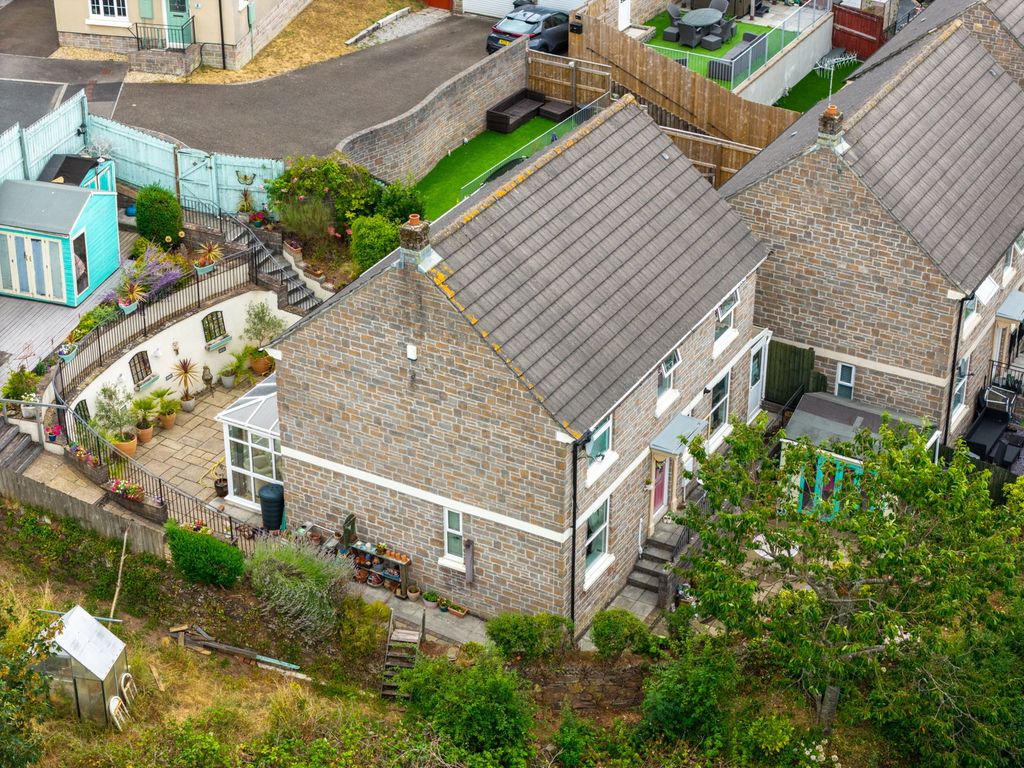 Property photo 1 of 29
