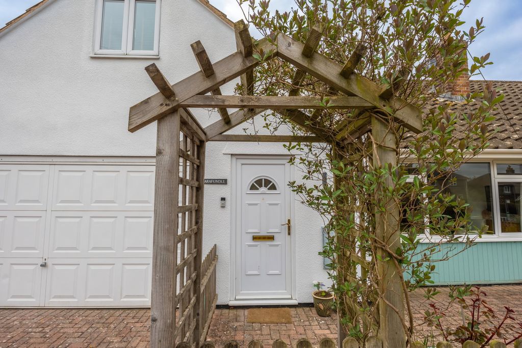 Property photo 2 of 46