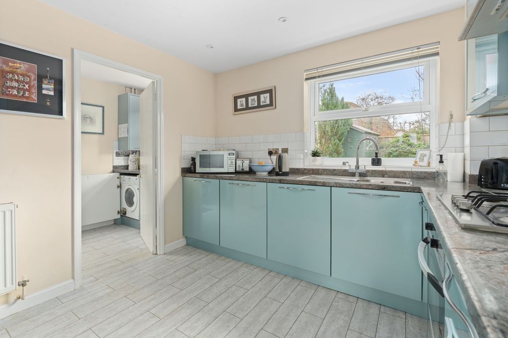 Property photo 2 of 20