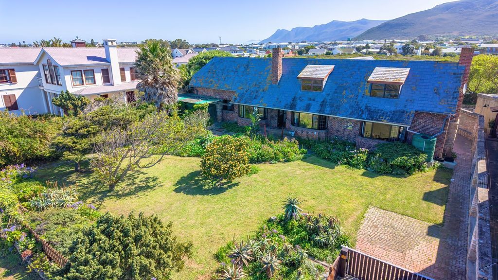 Property photo 3 of 45