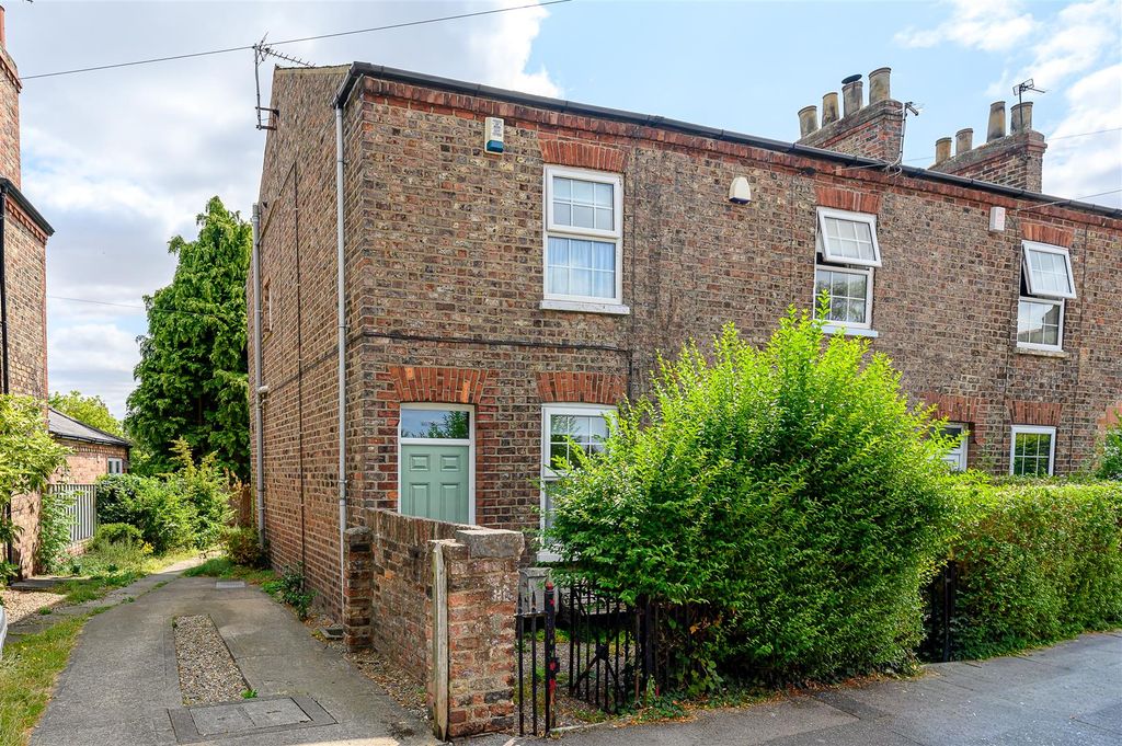 Property photo 1 of 13 External