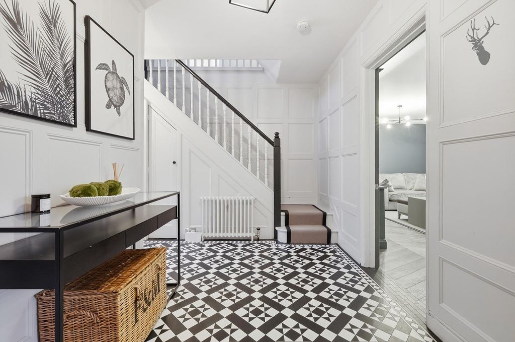 Property photo 2 of 36