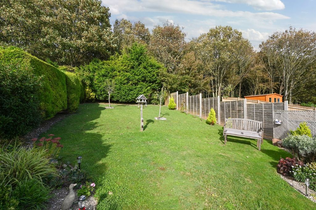 Property photo 2 of 32 Rear Garden