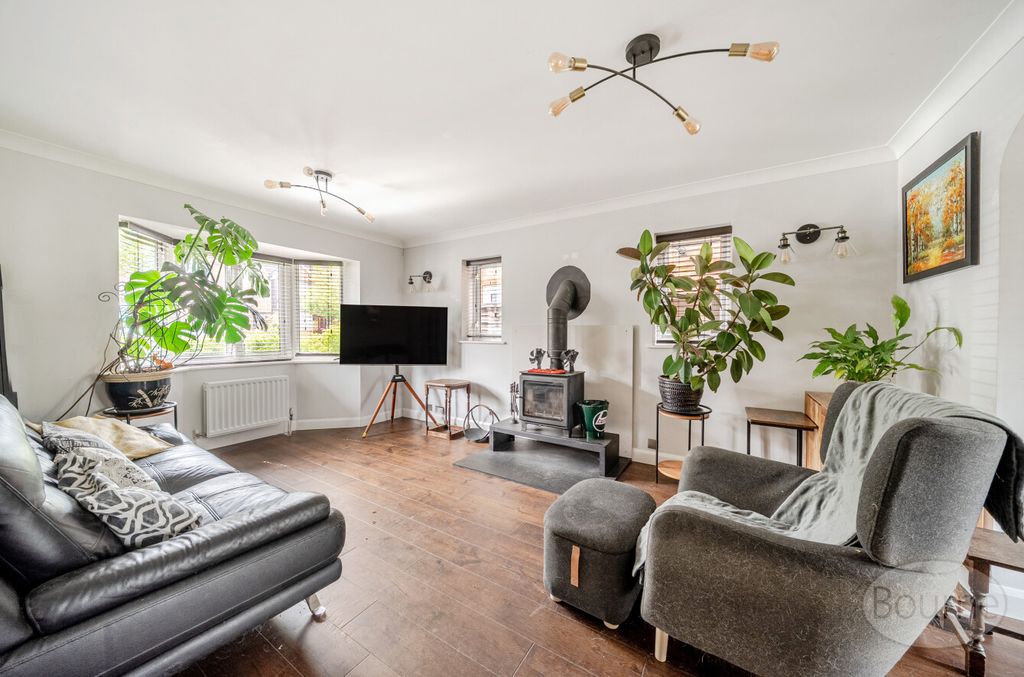 Property photo 2 of 23 4ce26F07-A557-46B...