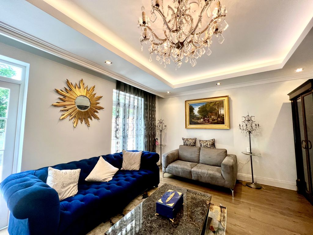 Property photo 2 of 20