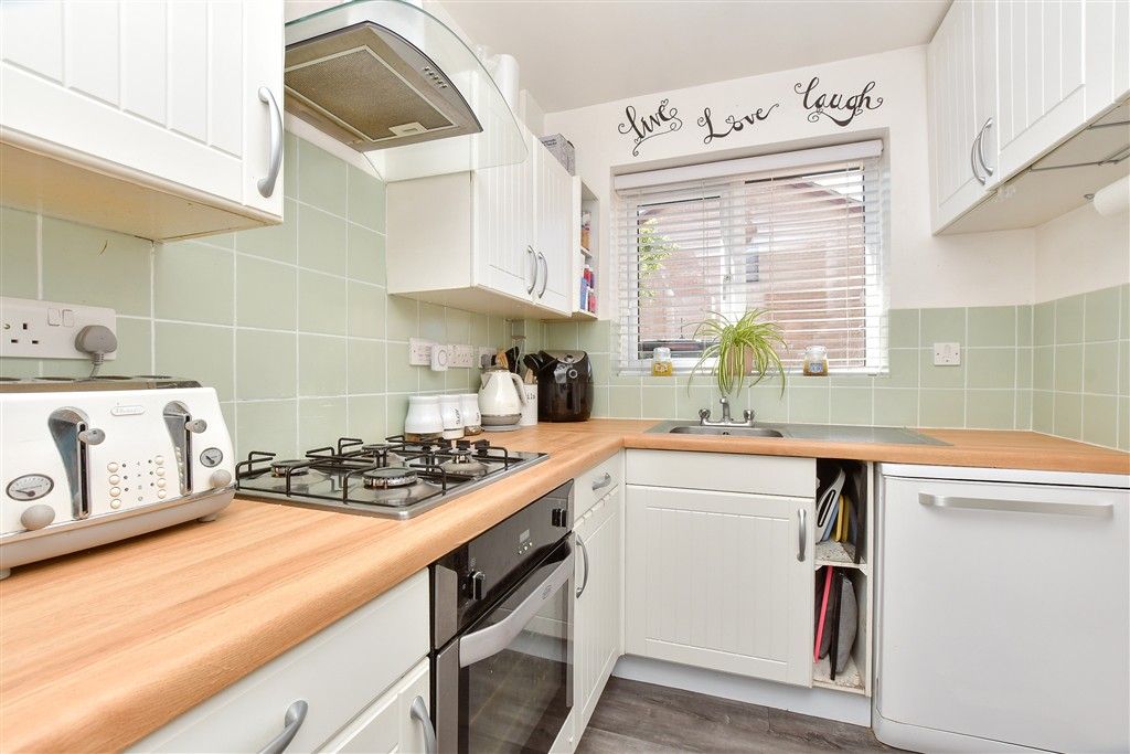 Property photo 2 of 11 Kitchen