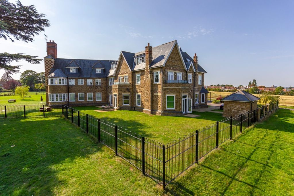 Property photo 1 of 34 Picture No. 38