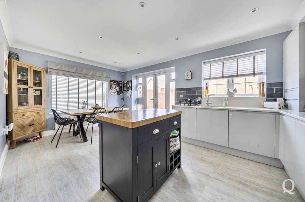 Property photo 3 of 23 Ac6d657F-04A2-41E...