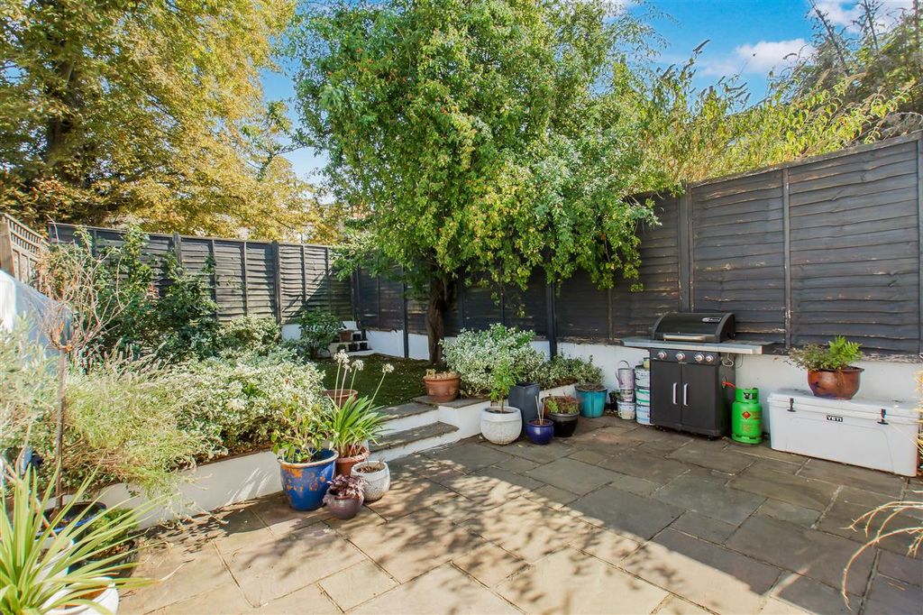 Property photo 2 of 18