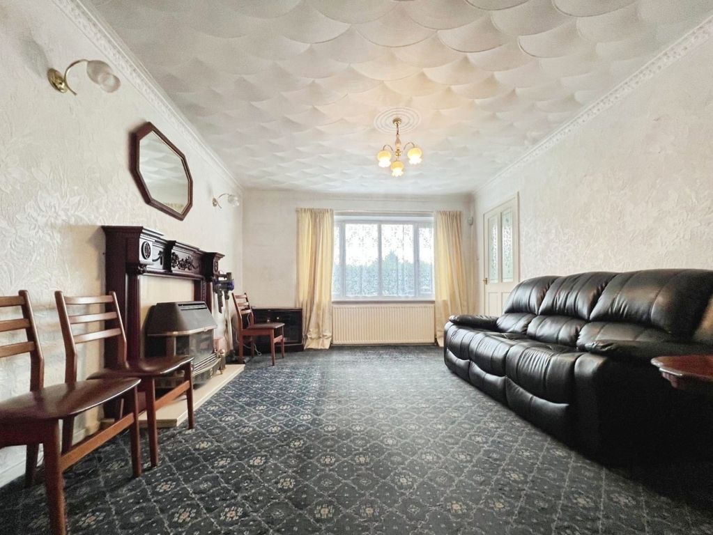 Property photo 2 of 20 Pbox-Living_Room-316386.Jpg