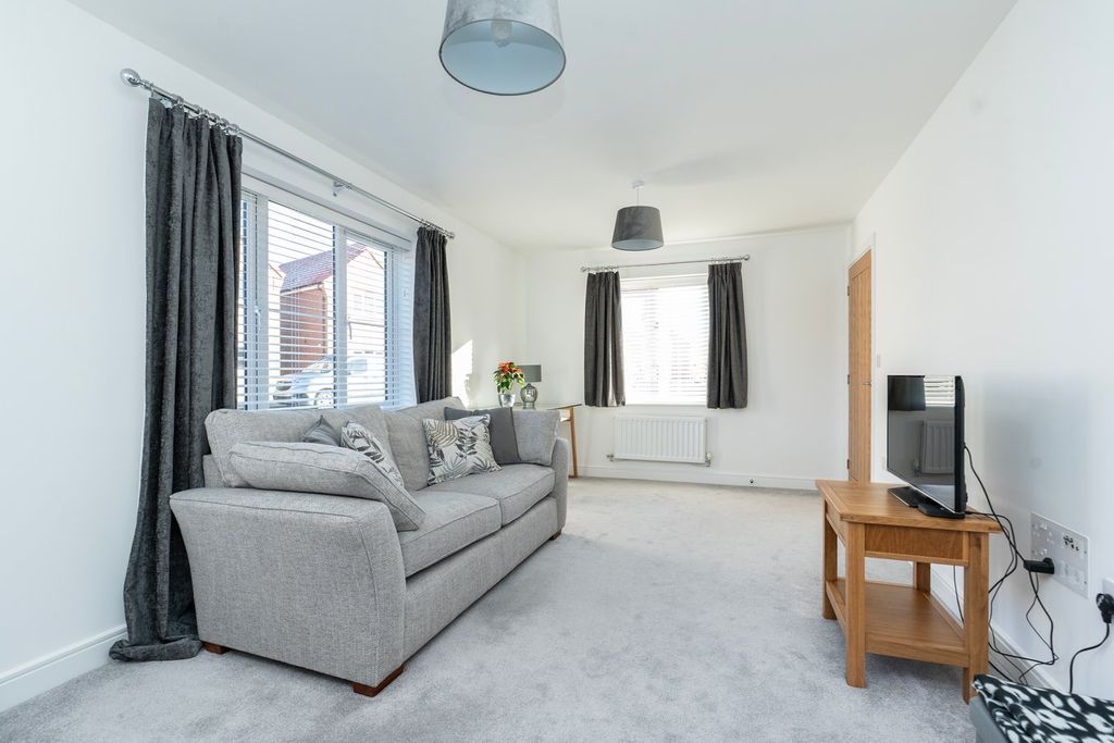 Property photo 3 of 14