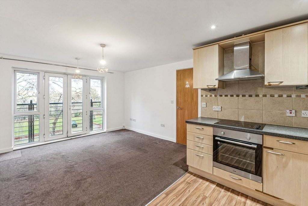 Property photo 3 of 6