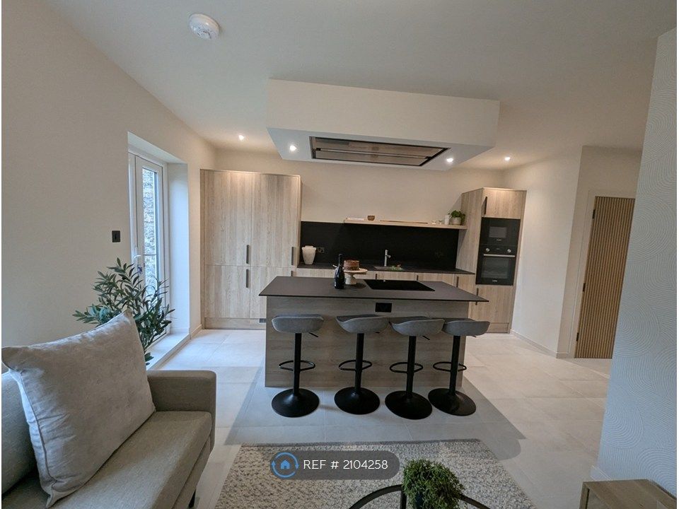 Property photo 1 of 35