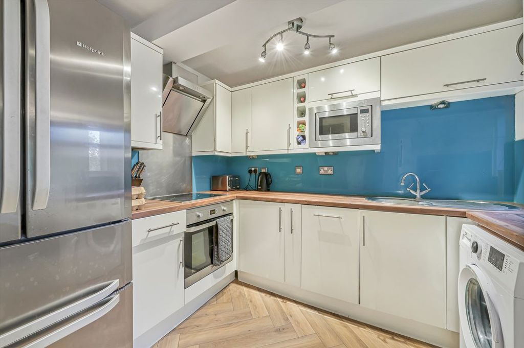 Property photo 3 of 6