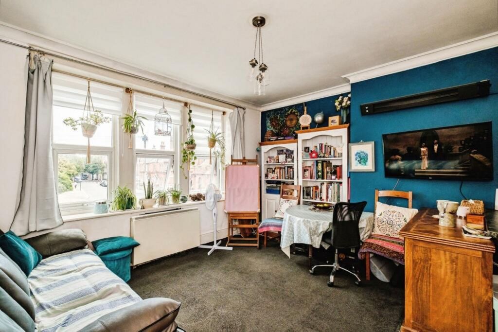 Property photo 2 of 7