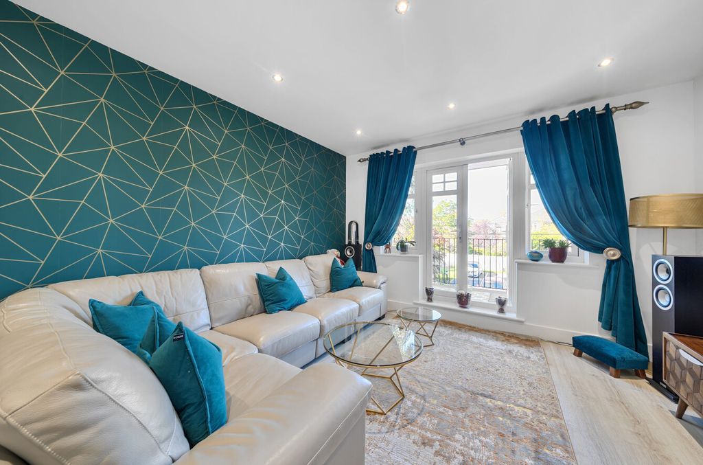 Property photo 2 of 17 1361627-7-68E3Ca8...