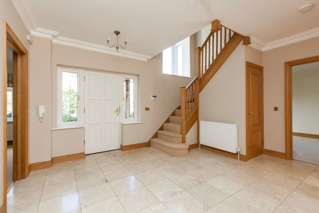 Property photo 2 of 7 Hall