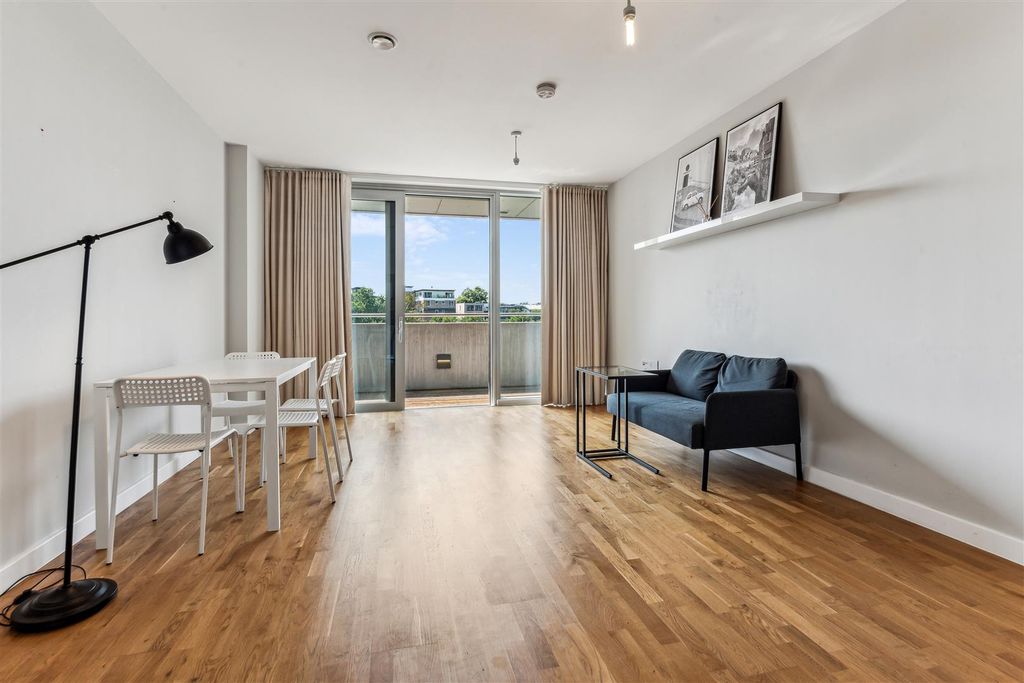 Property photo 3 of 14 Edmunds House, W4 - For Sale