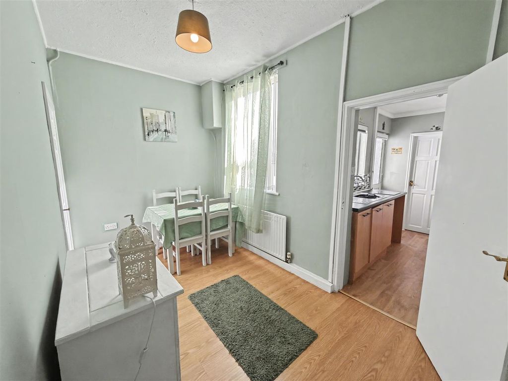 Property photo 3 of 10 Dining Room