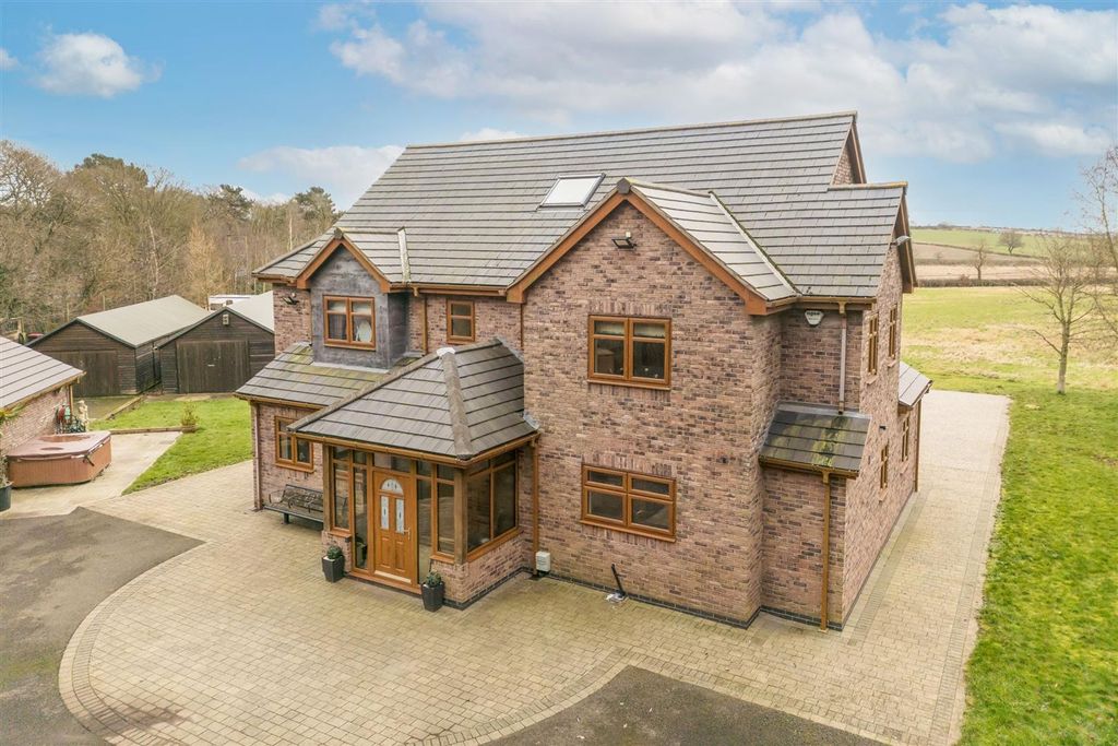 Property photo 1 of 44