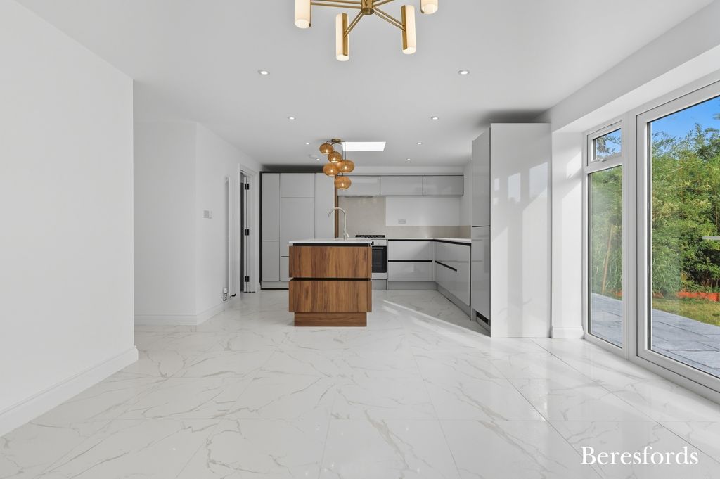 Property photo 2 of 31 Picture 2