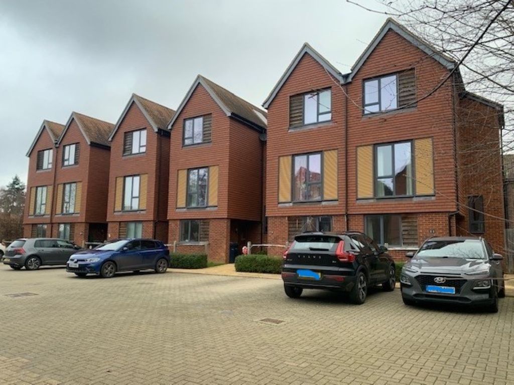 Property photo 1 of 9 Front