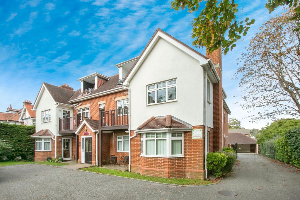 Property photo 1 of 17 Photography