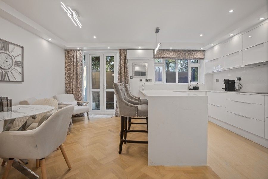 Property photo 2 of 25