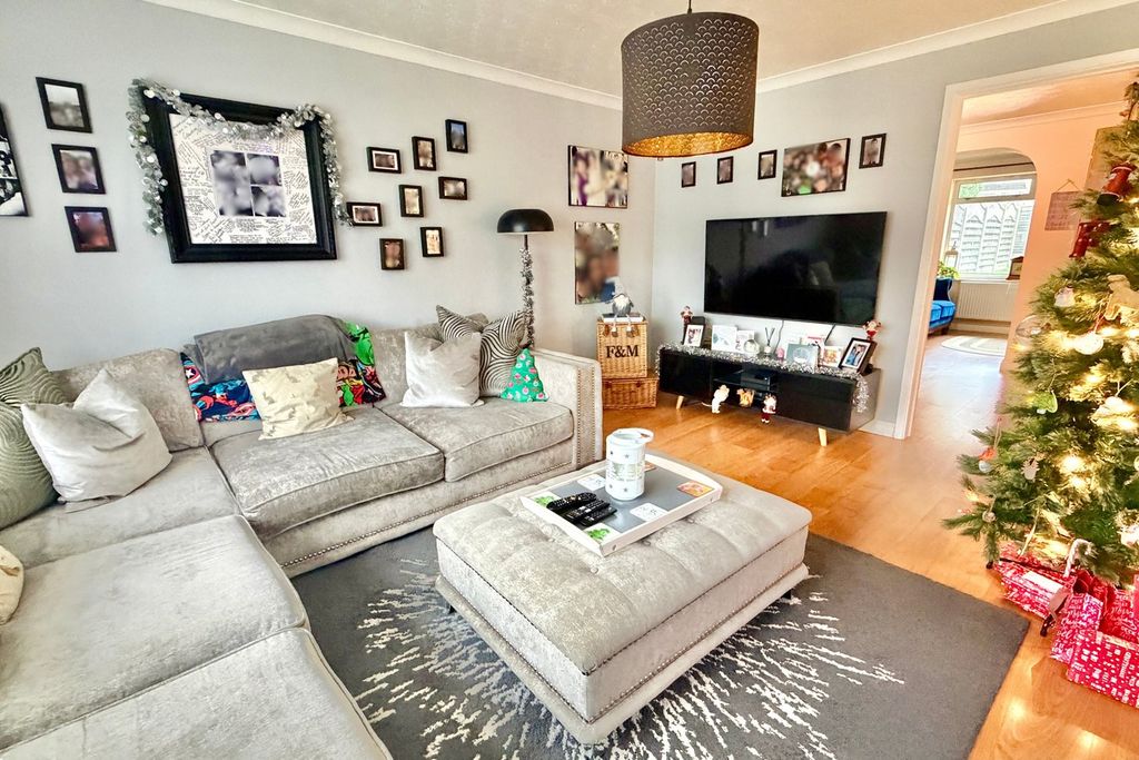 Property photo 2 of 17