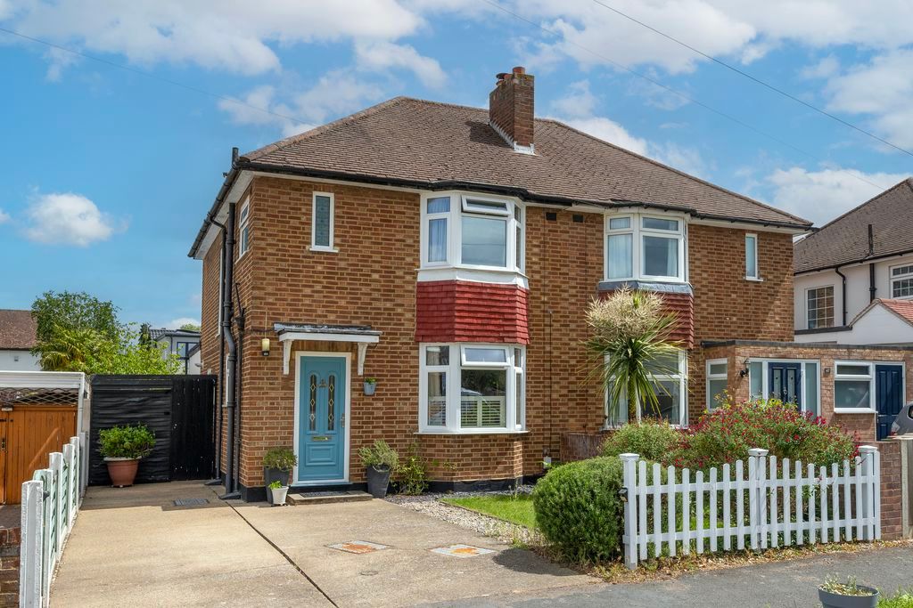 Property photo 1 of 14 Berkeley Drive, West Molesey