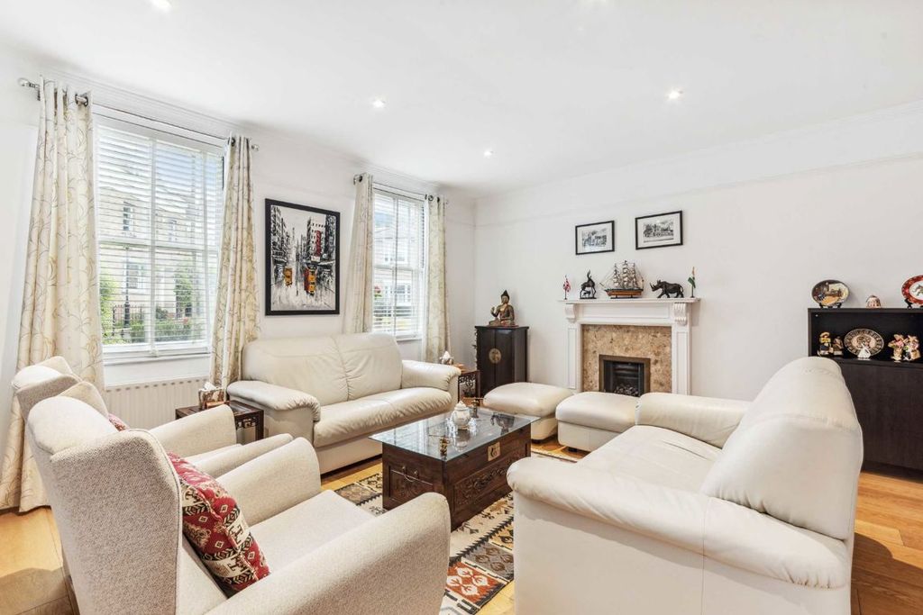 Property photo 3 of 10