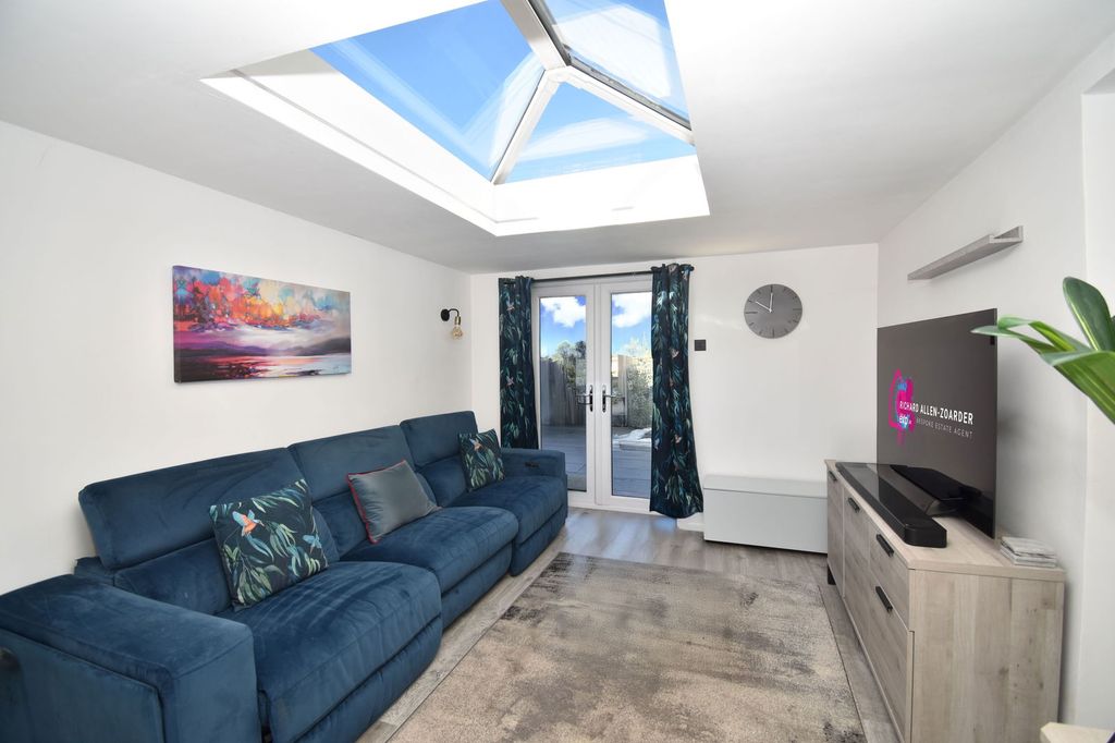 Property photo 1 of 30