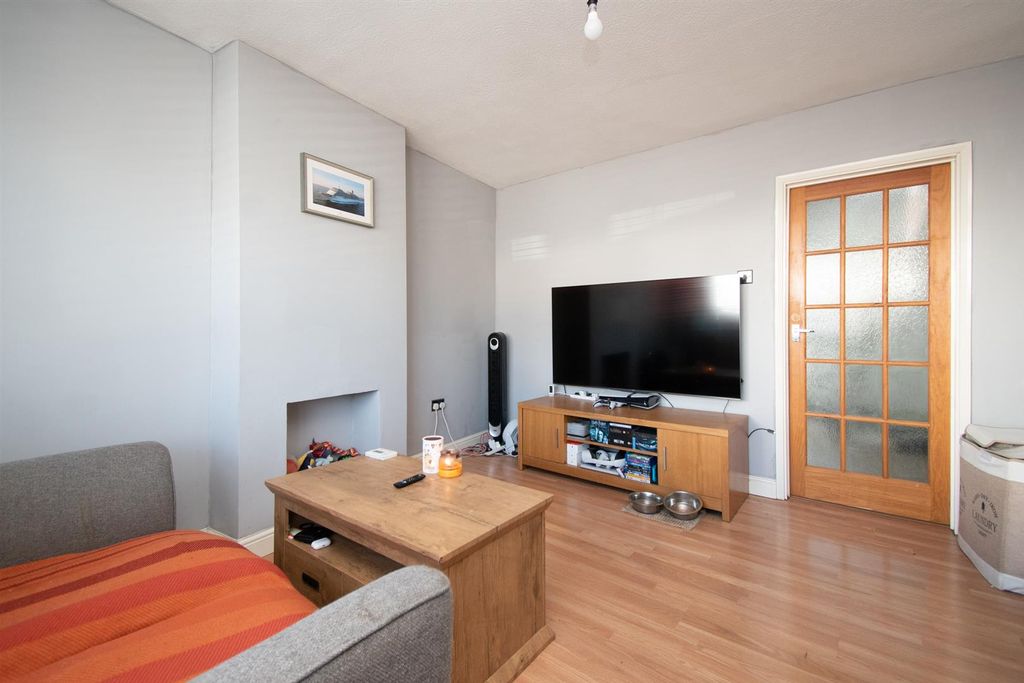 Property photo 3 of 14 Living Room