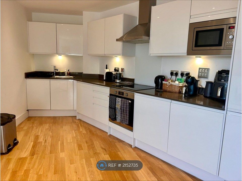 Property photo 3 of 8 Kitchen