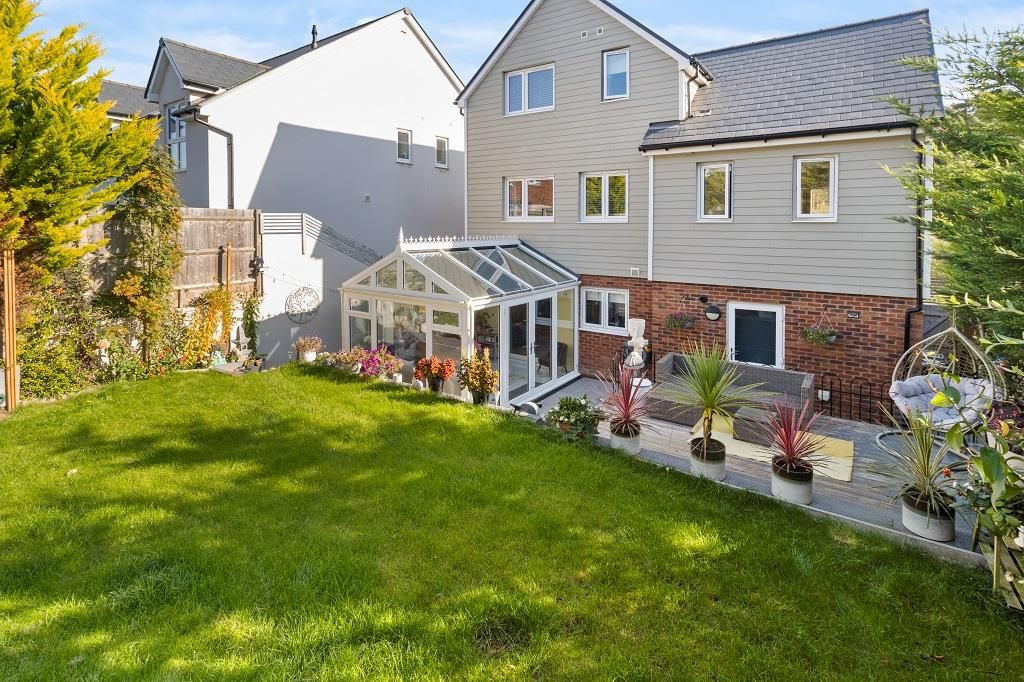 Property photo 1 of 45 5 Bed - Rear Elevation