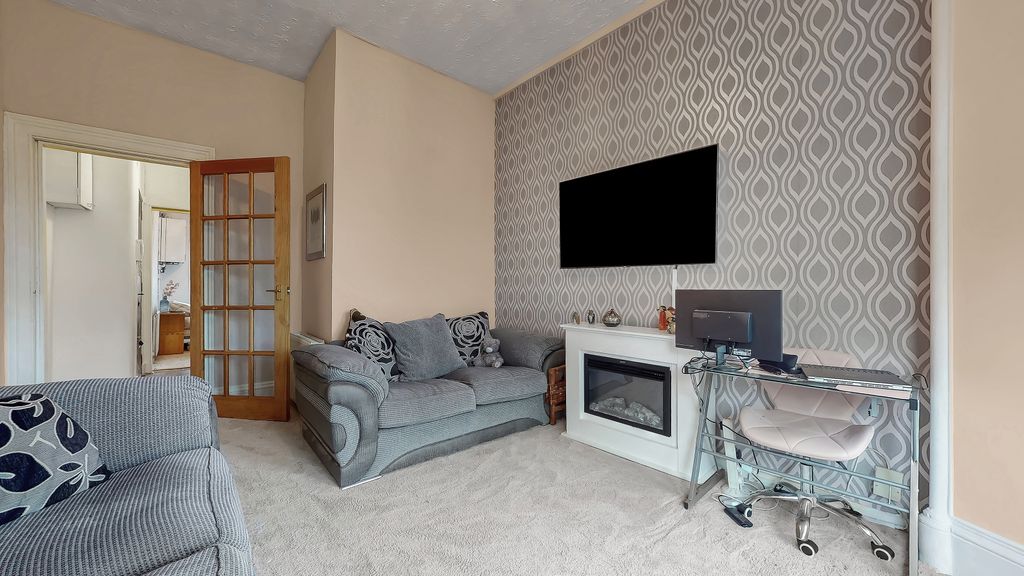 Property photo 3 of 22 18-Print-11 Temple Gardens Flat 2.1_17