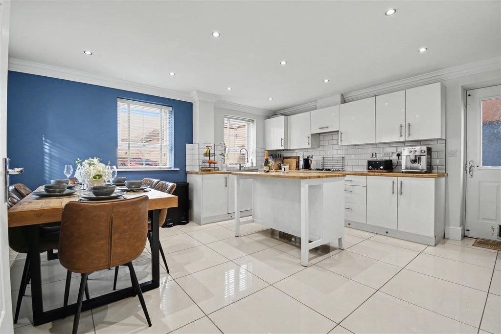 Property photo 3 of 28 Kitchen Dining Room